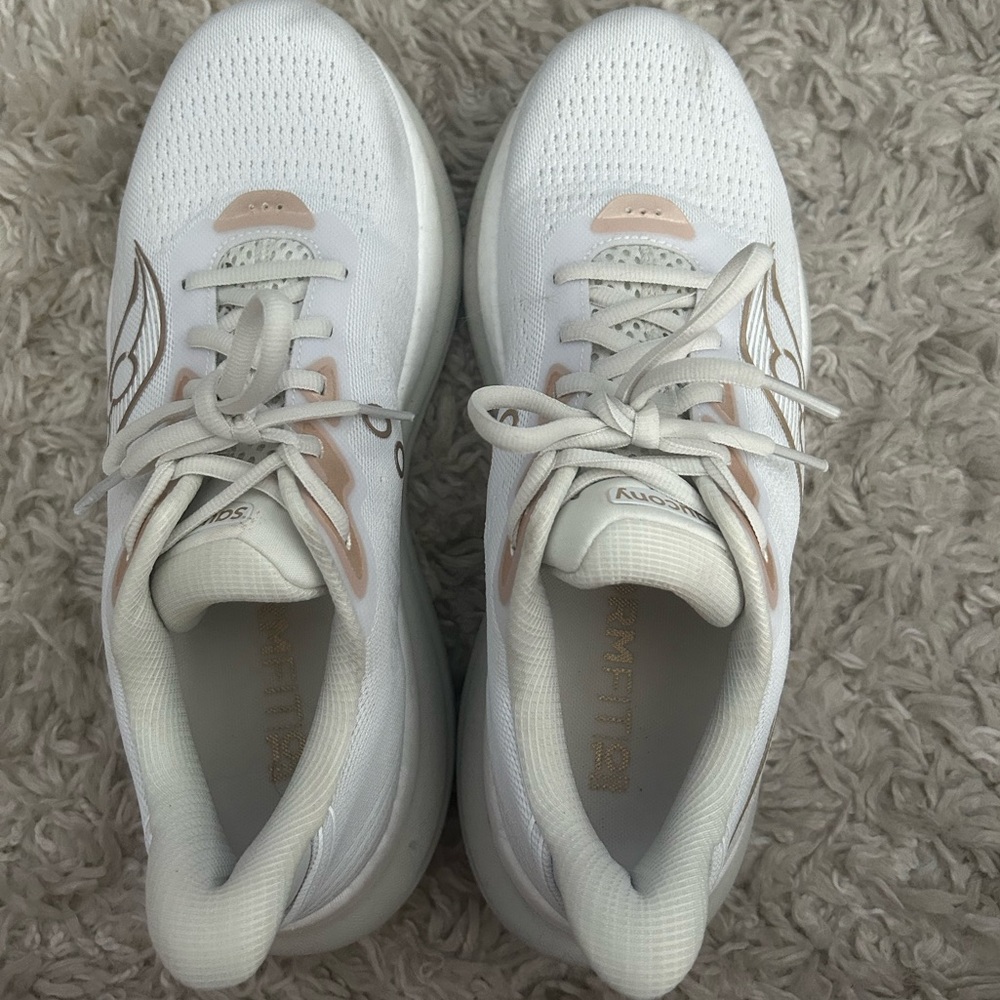 Saucony triumph 23 shoes.
